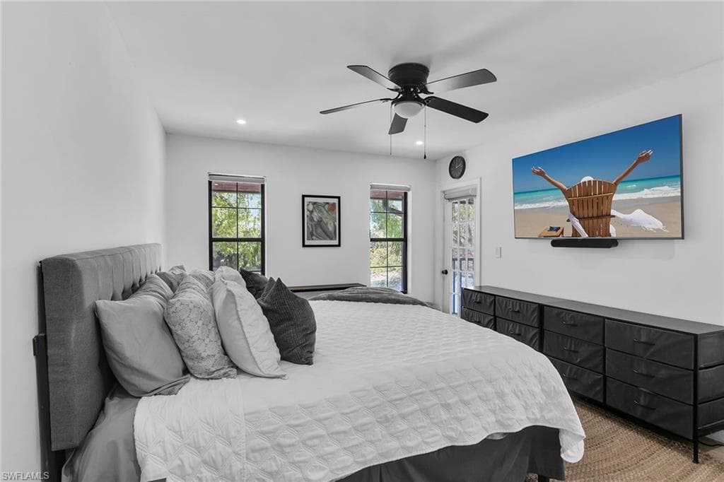 5245 Treetops DR-11