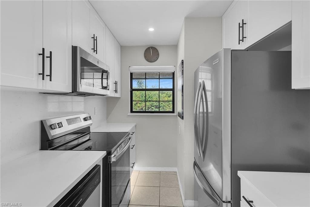 5245 Treetops DR-6