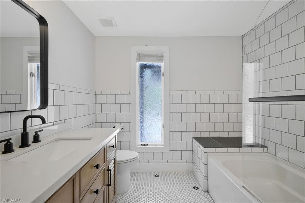 2723 Second ST-15