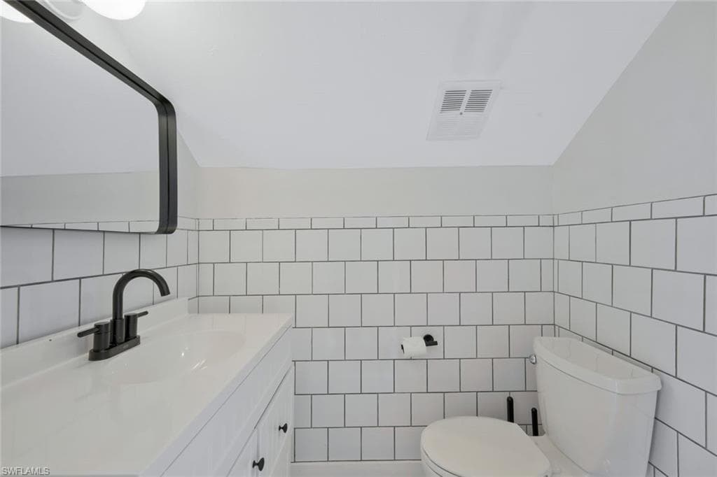 2723 Second ST-17
