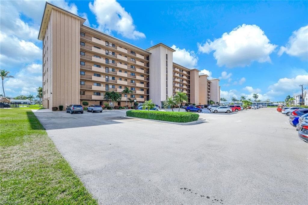 4280 SE 20th PL 703-32