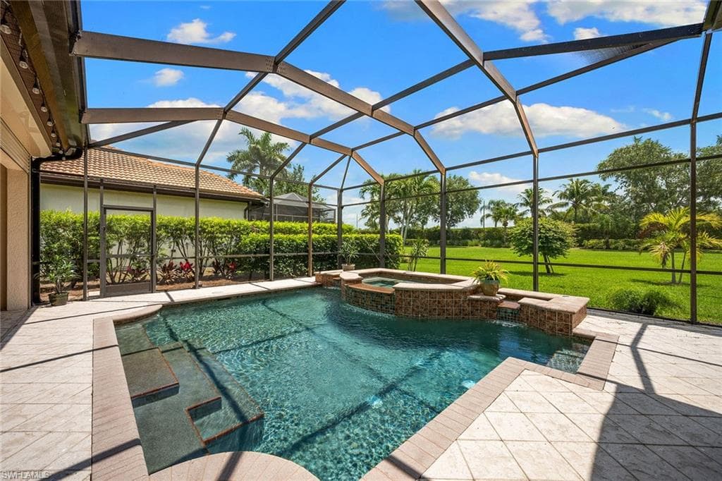 7692 Cottesmore DR-26