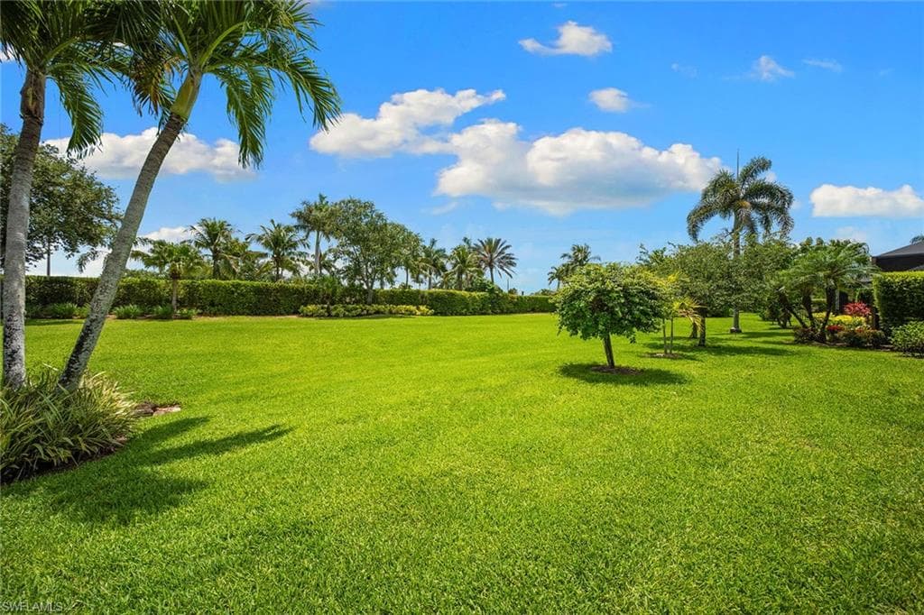 7692 Cottesmore DR-29