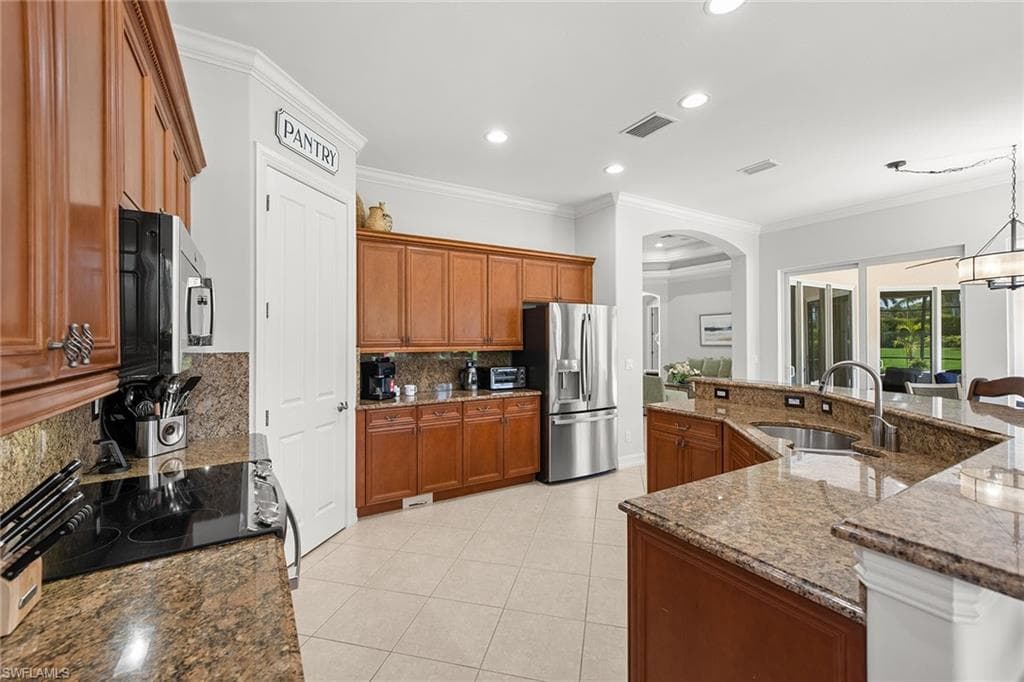 7692 Cottesmore DR-9