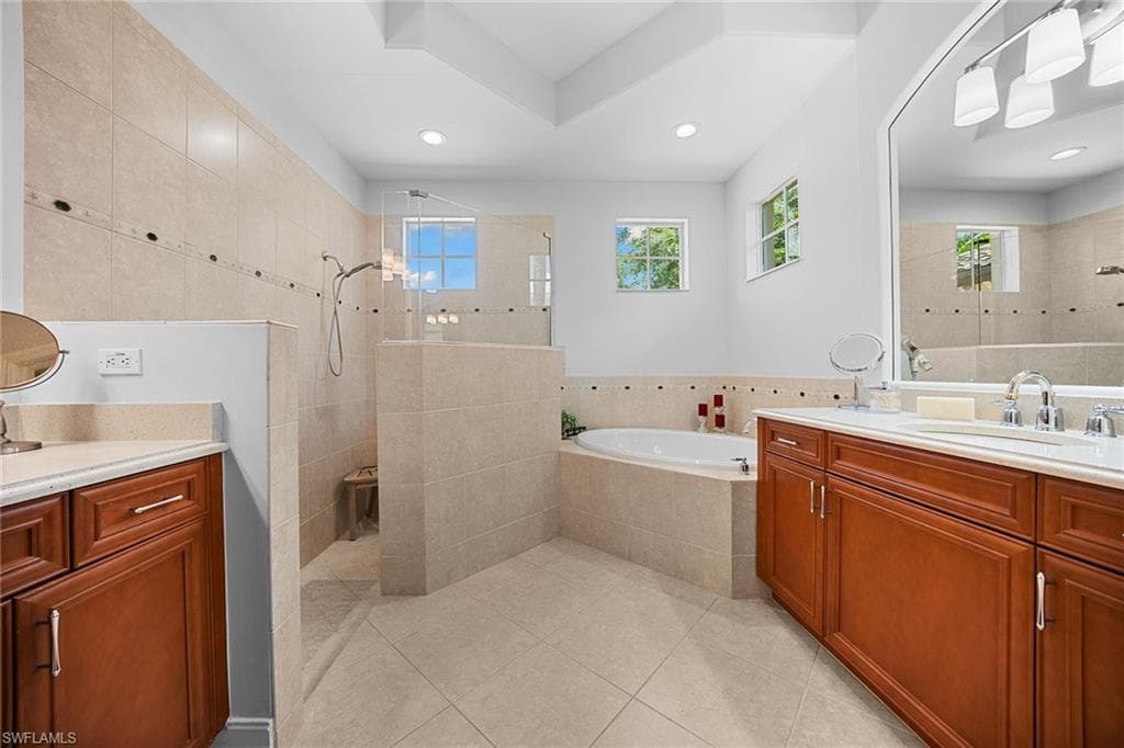 7692 Cottesmore DR-17