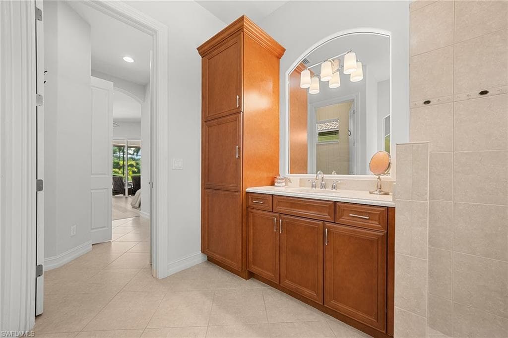 7692 Cottesmore DR-18