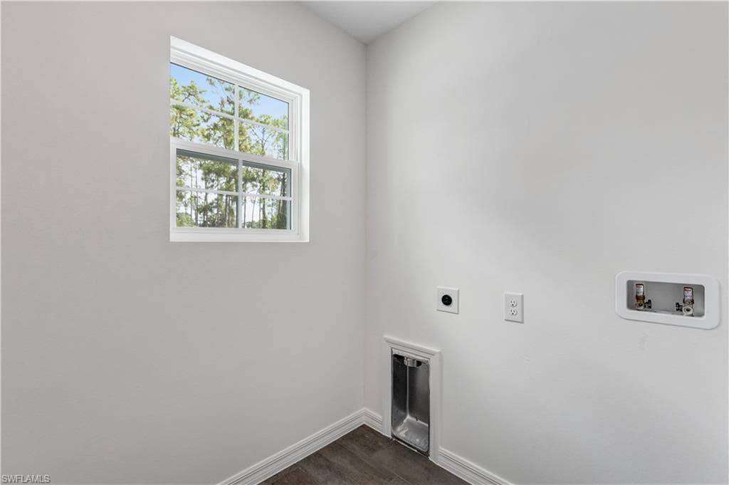 1005 W 11th ST-16