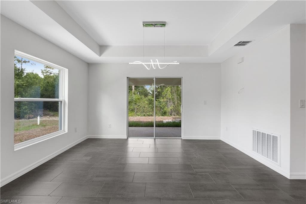 1005 W 11th ST-6