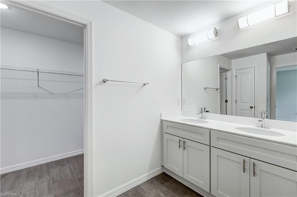 1005 W 11th ST-8