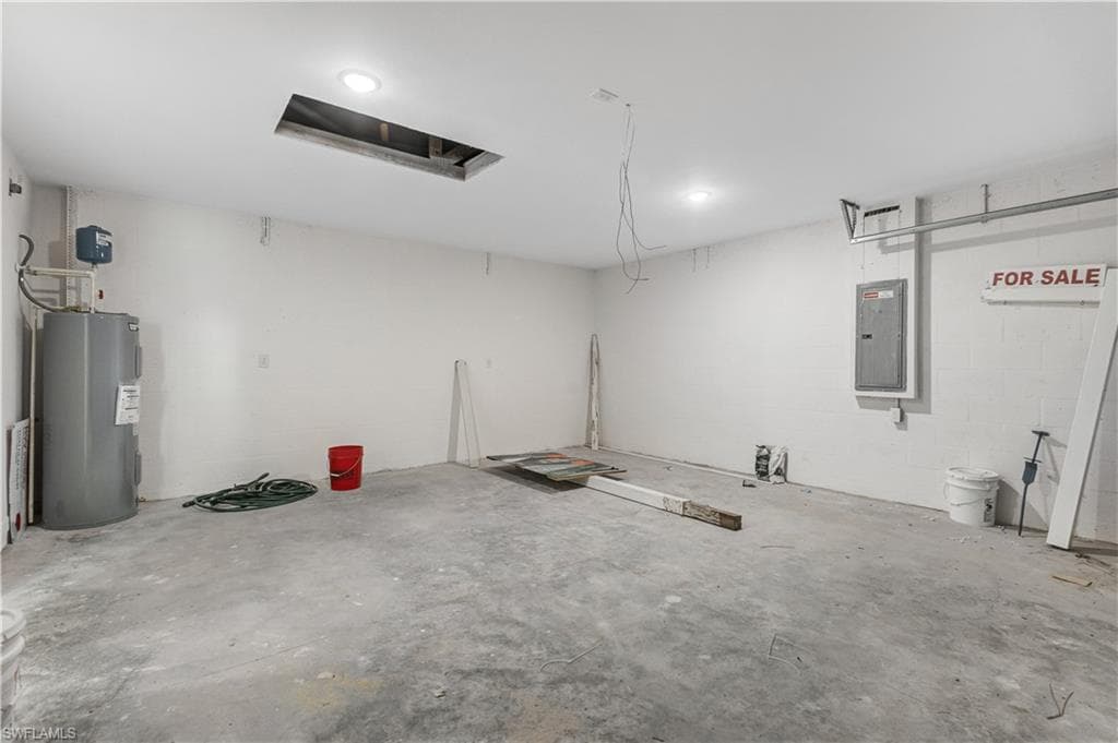 1005 W 11th ST-18