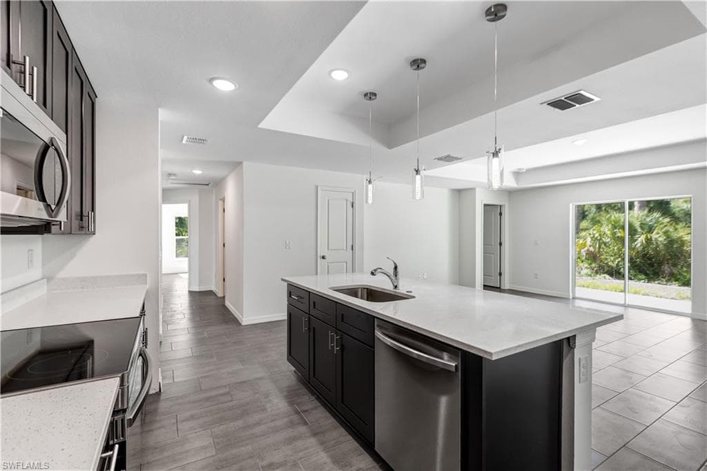 1005 W 11th ST-3
