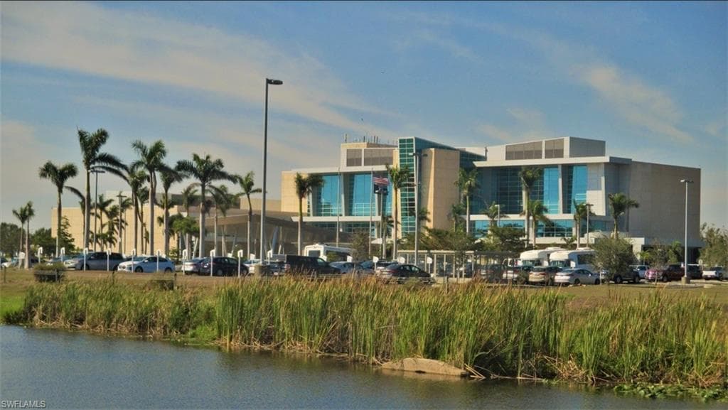 6 Fountain View BLVD-5