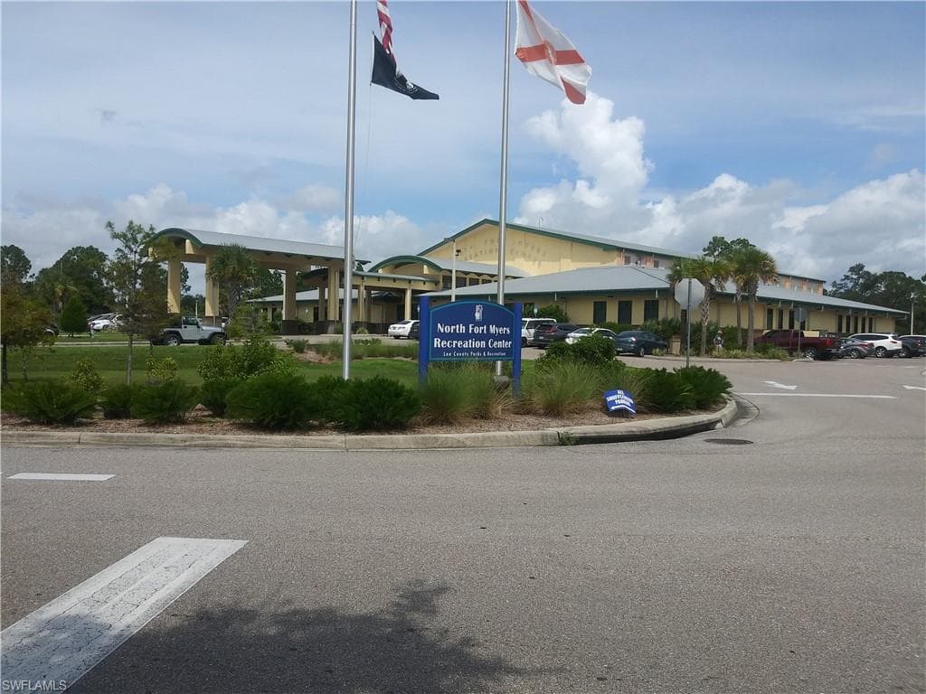 6 Fountain View BLVD-6