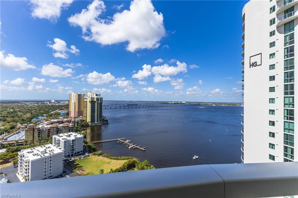 3000 Oasis Grand BLVD 2405-26