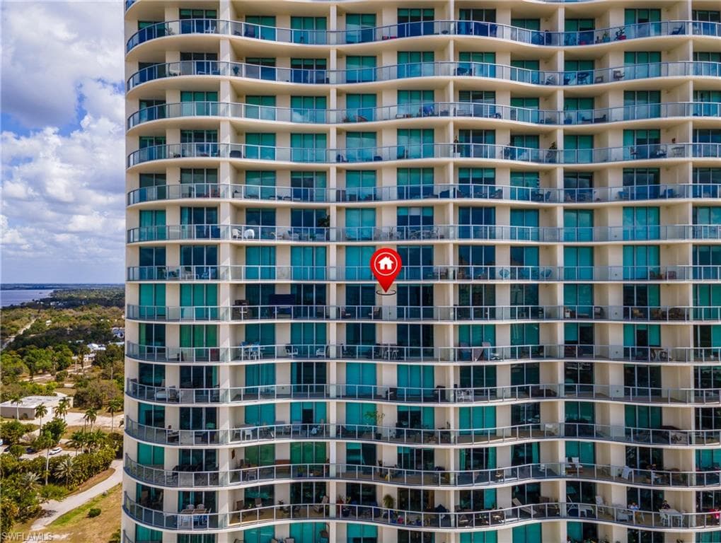 3000 Oasis Grand BLVD 2405-41