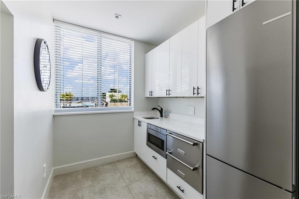 3000 Oasis Grand BLVD 2405-37