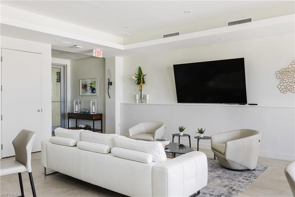 3000 Oasis Grand BLVD 2405-36