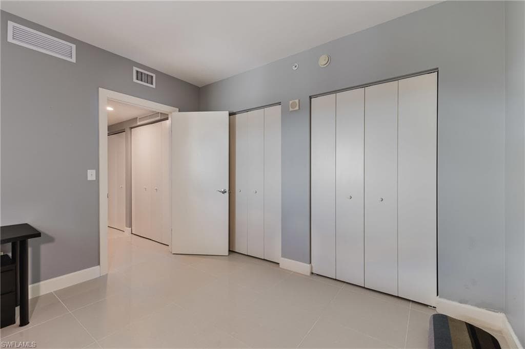 3000 Oasis Grand BLVD 2405-18