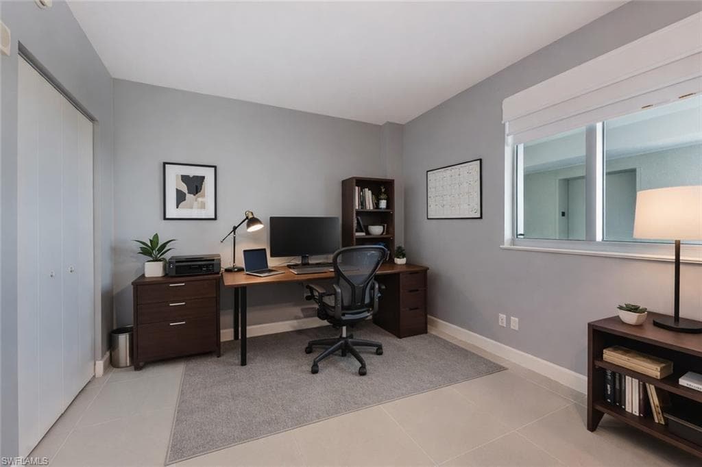 3000 Oasis Grand BLVD 2405-20