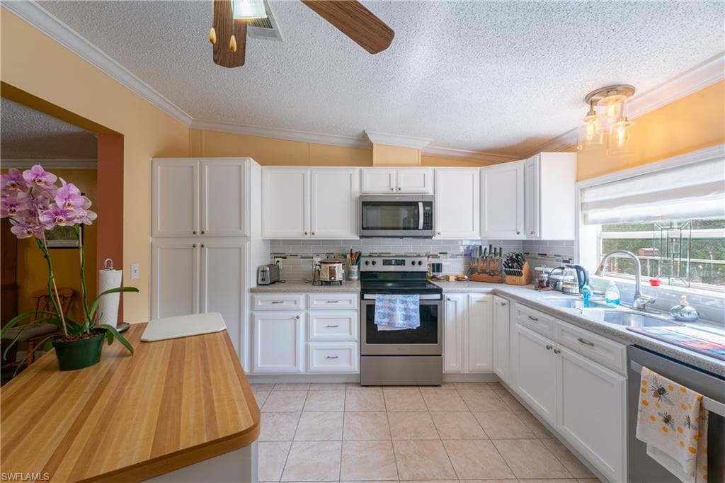 1700 Tampa AVE-10