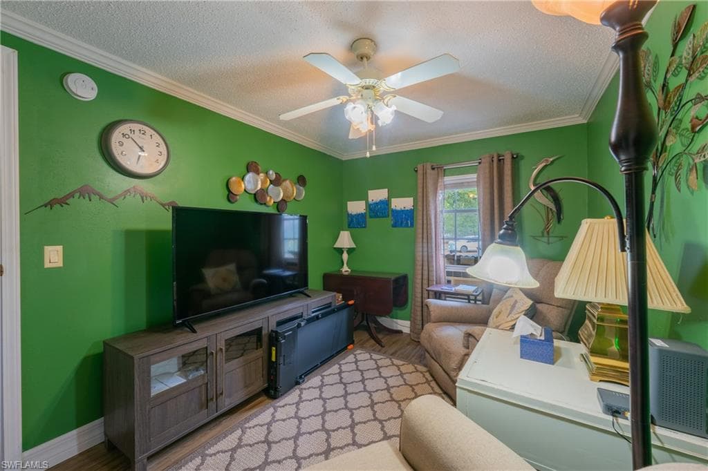 1700 Tampa AVE-14
