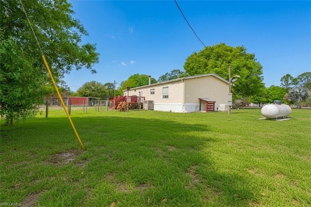 1700 Tampa AVE-21