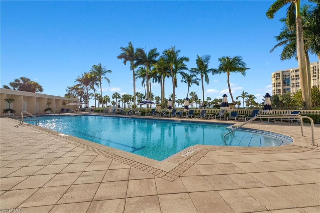 4021 Gulf Shore BLVD N 202-24