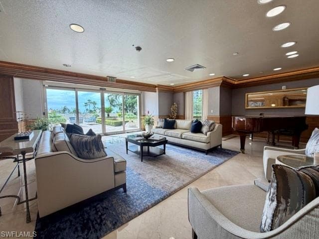 4021 Gulf Shore BLVD N 202-29