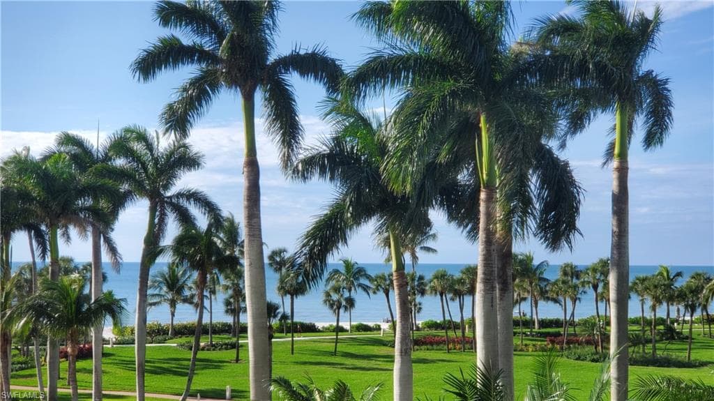 4021 Gulf Shore BLVD N 202-21