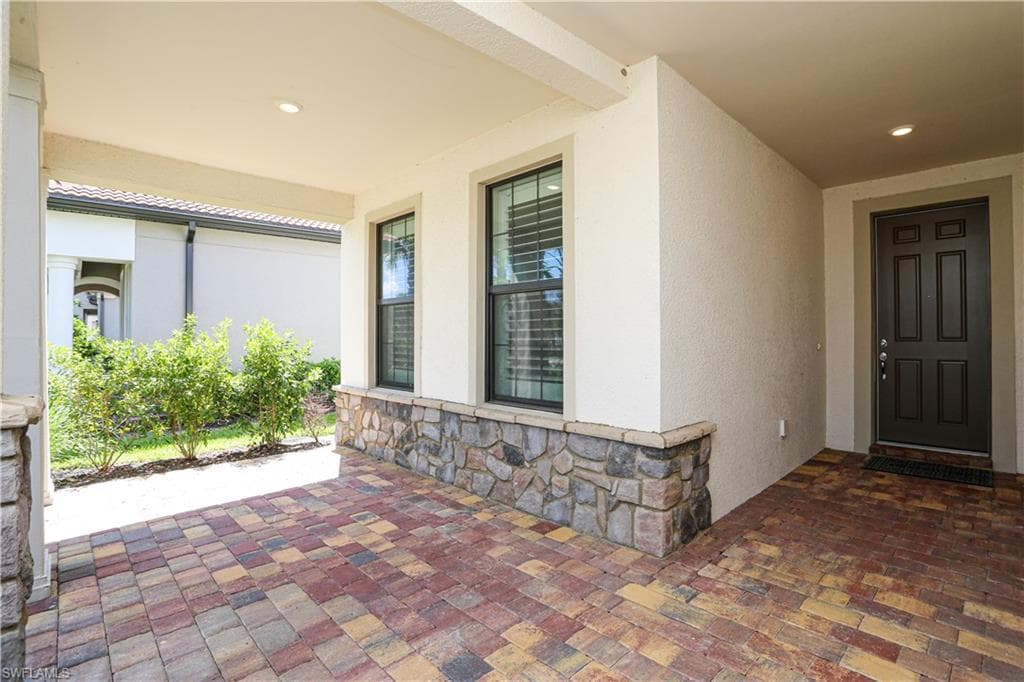 9716 Everglades DR-5
