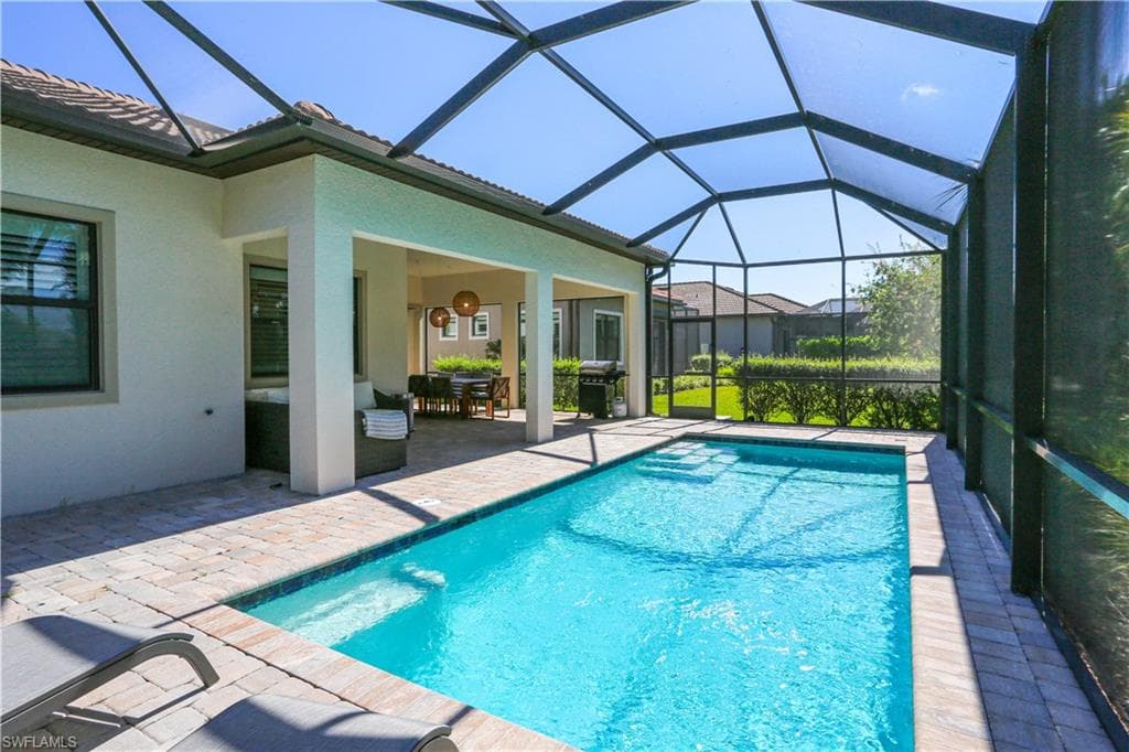 9716 Everglades DR-46