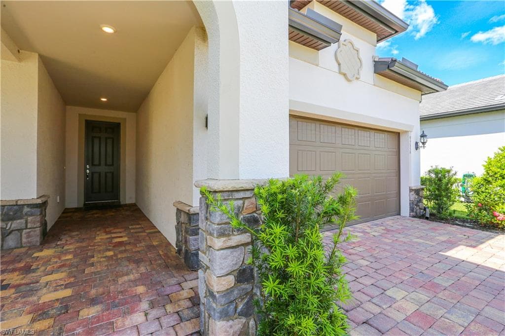 9716 Everglades DR-6