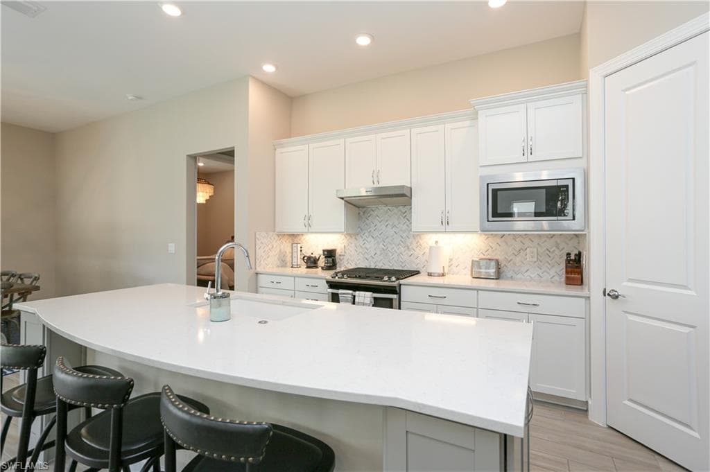 9716 Everglades DR-29