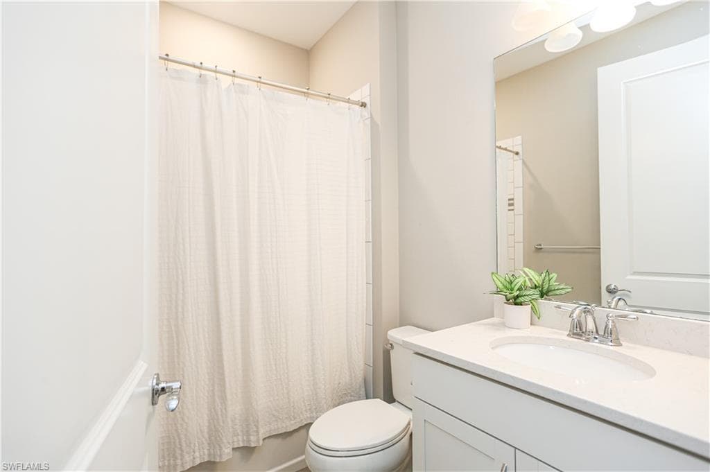 9716 Everglades DR-37