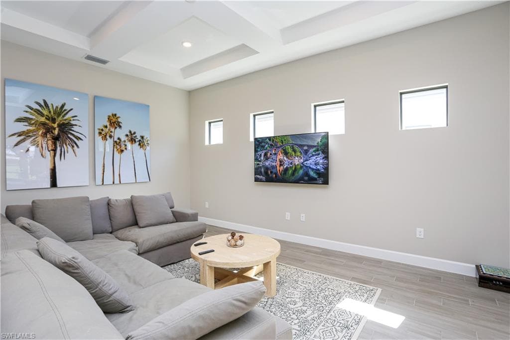 9716 Everglades DR-32