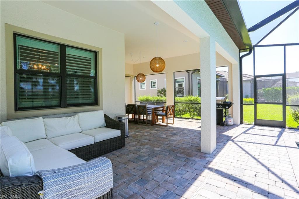 9716 Everglades DR-44