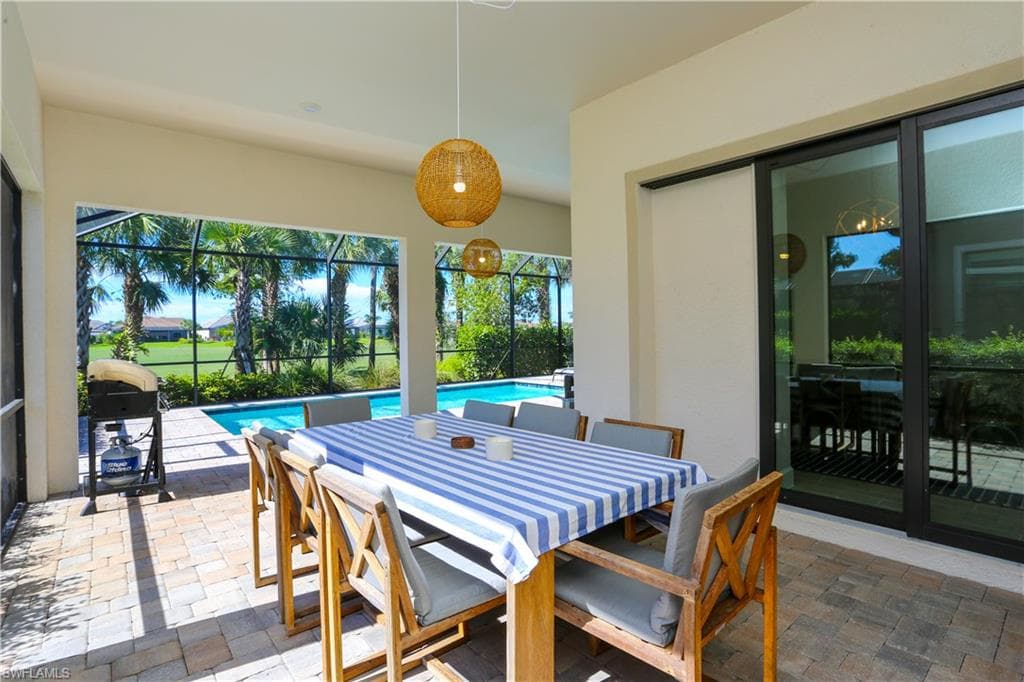 9716 Everglades DR-47