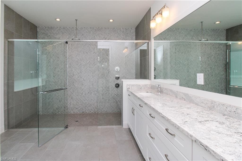 9241 Cayman DR-16