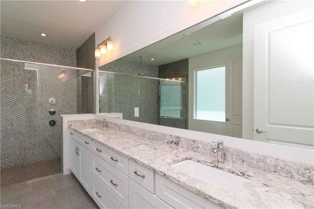 9241 Cayman DR-15