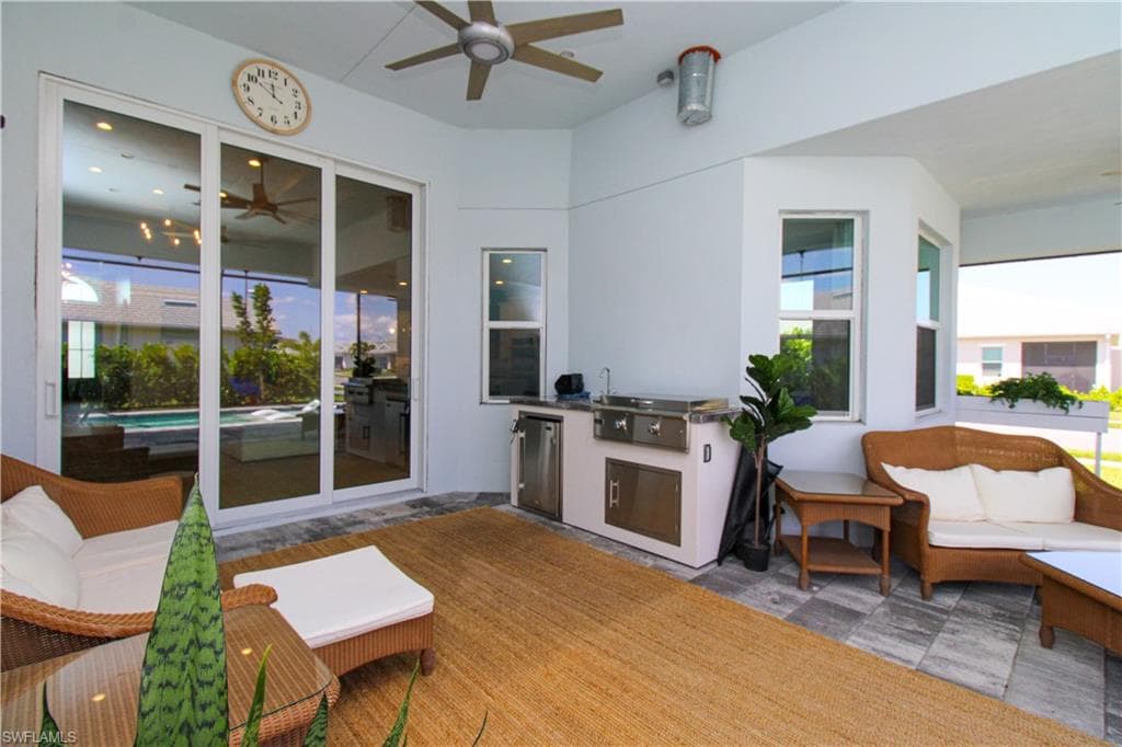 9241 Cayman DR-35