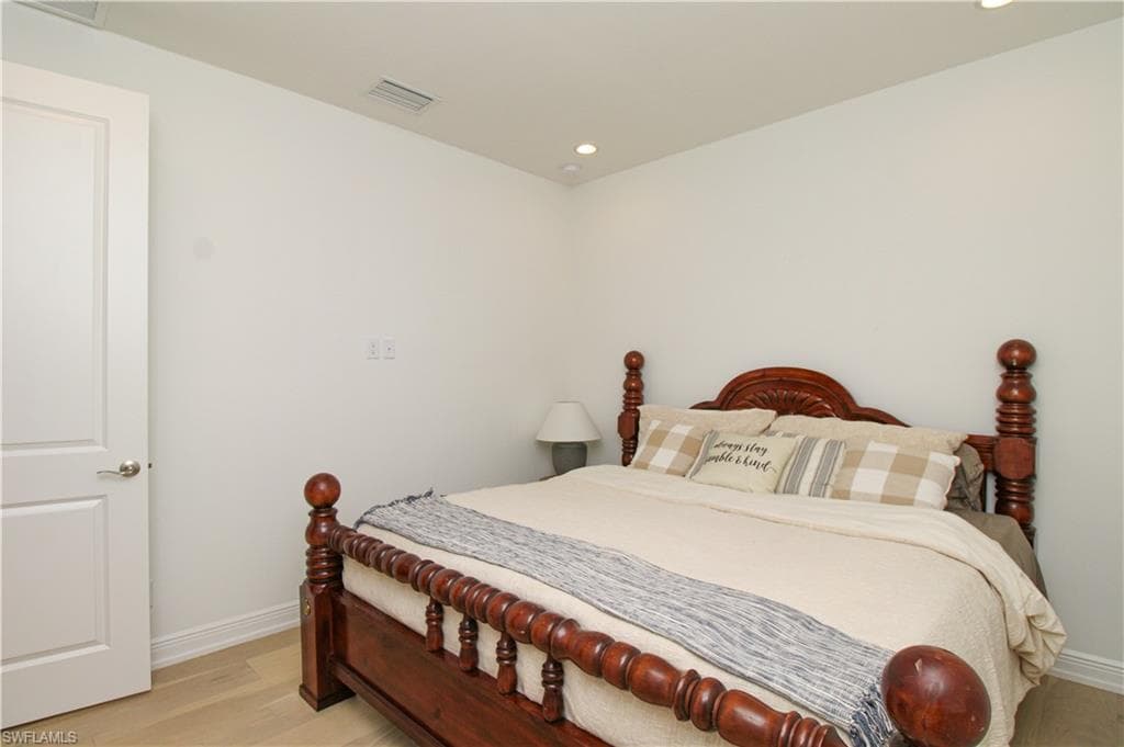 9241 Cayman DR-31