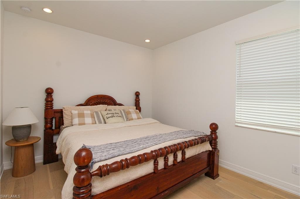 9241 Cayman DR-29
