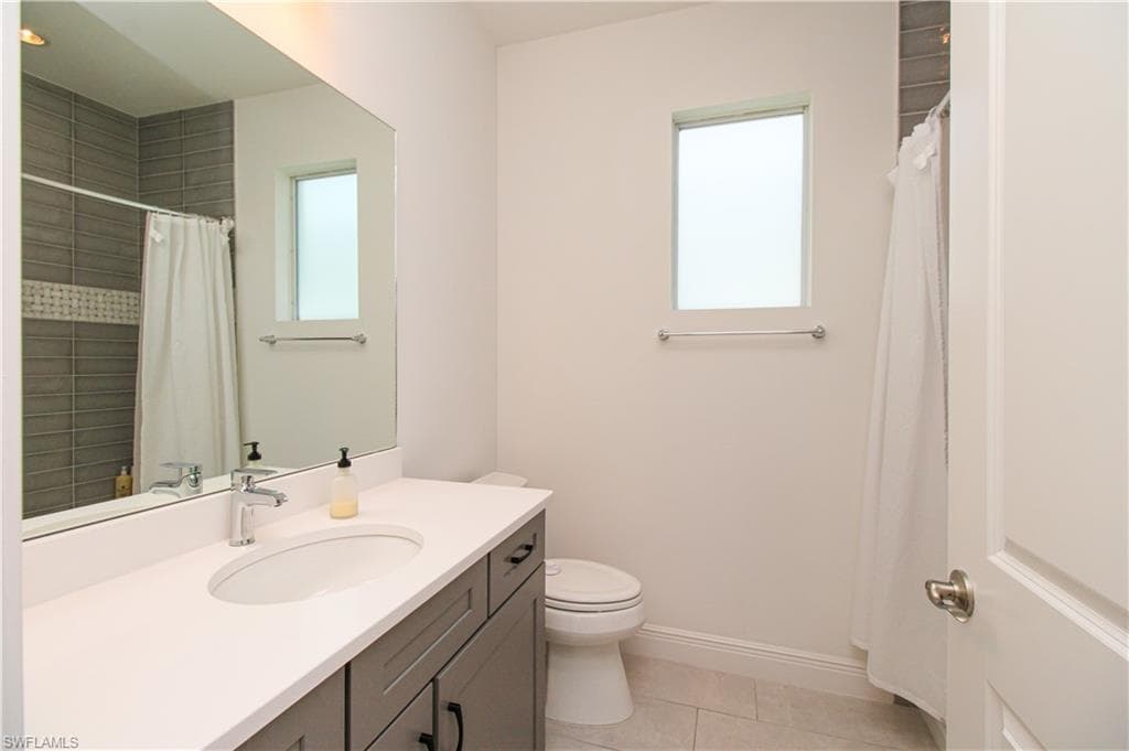 9241 Cayman DR-33