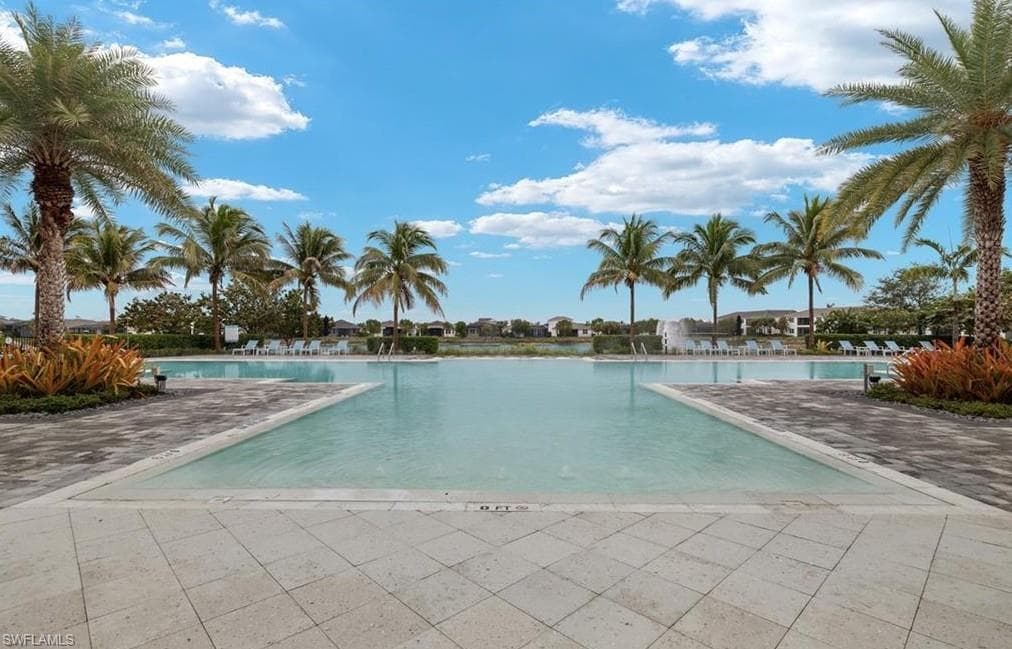 9241 Cayman DR-44