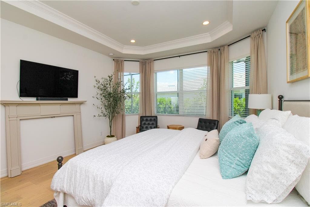 9241 Cayman DR-14
