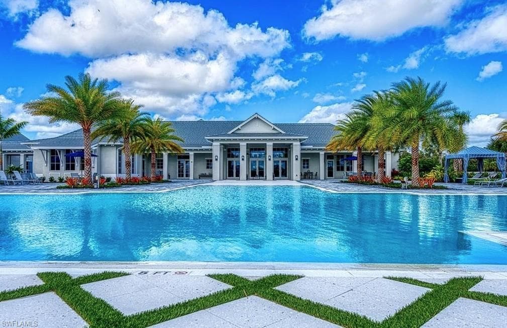 9241 Cayman DR-43