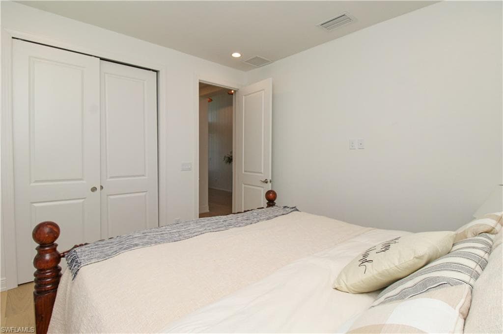 9241 Cayman DR-30