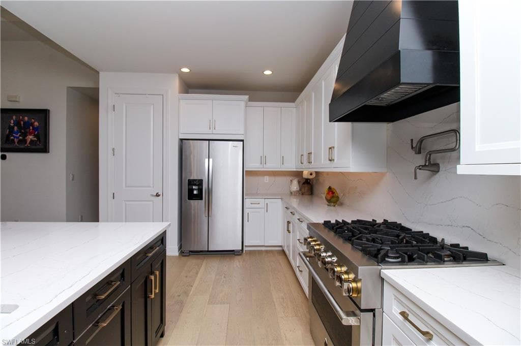 9241 Cayman DR-7