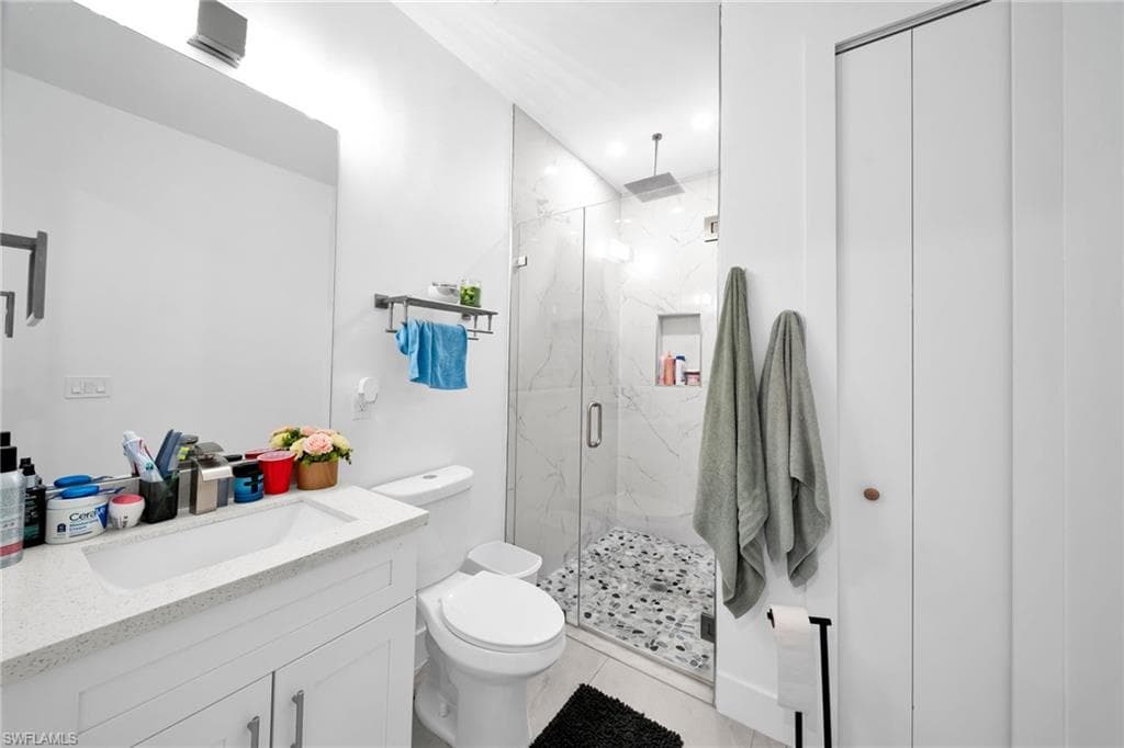 26961 N RIVERSIDE DR-6
