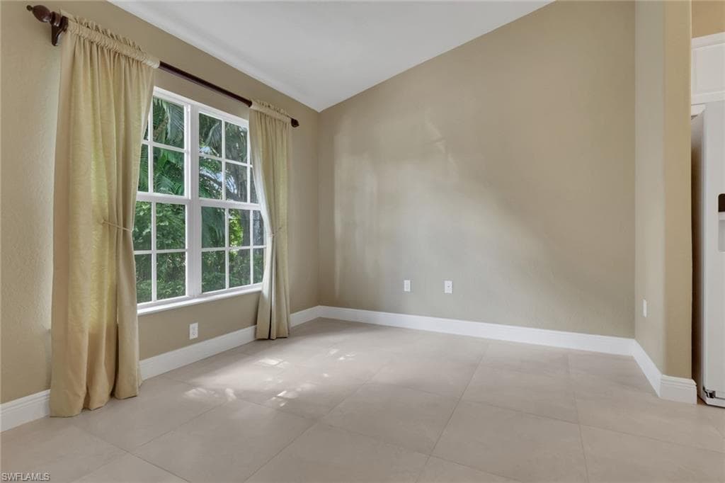 3555 Avion Woods CT 501-11